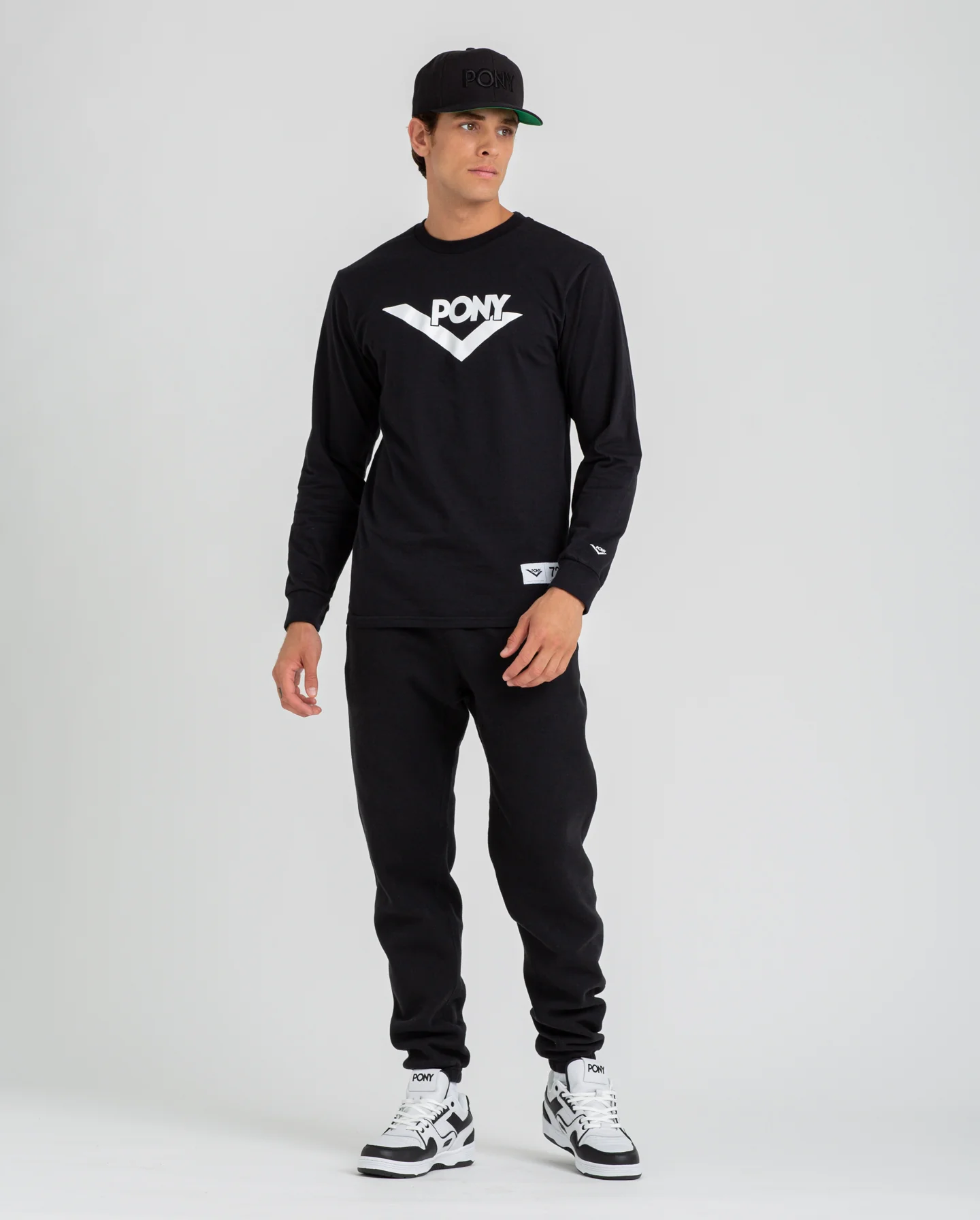 BLACK CLASSICS LOCKUP LONG SLEEVE T-SHIRT - Image 4