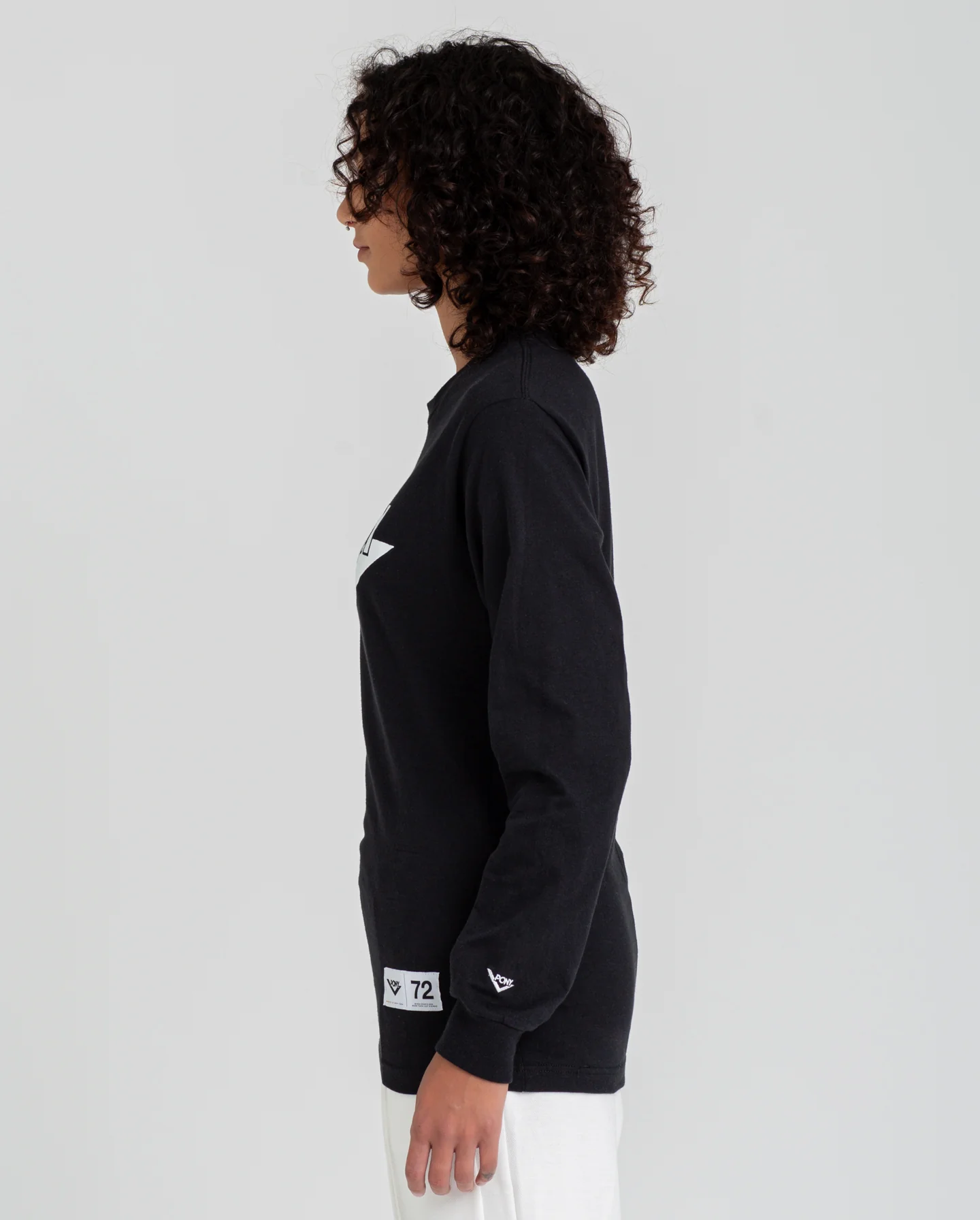 BLACK CLASSICS LOCKUP LONG SLEEVE T-SHIRT - Image 6